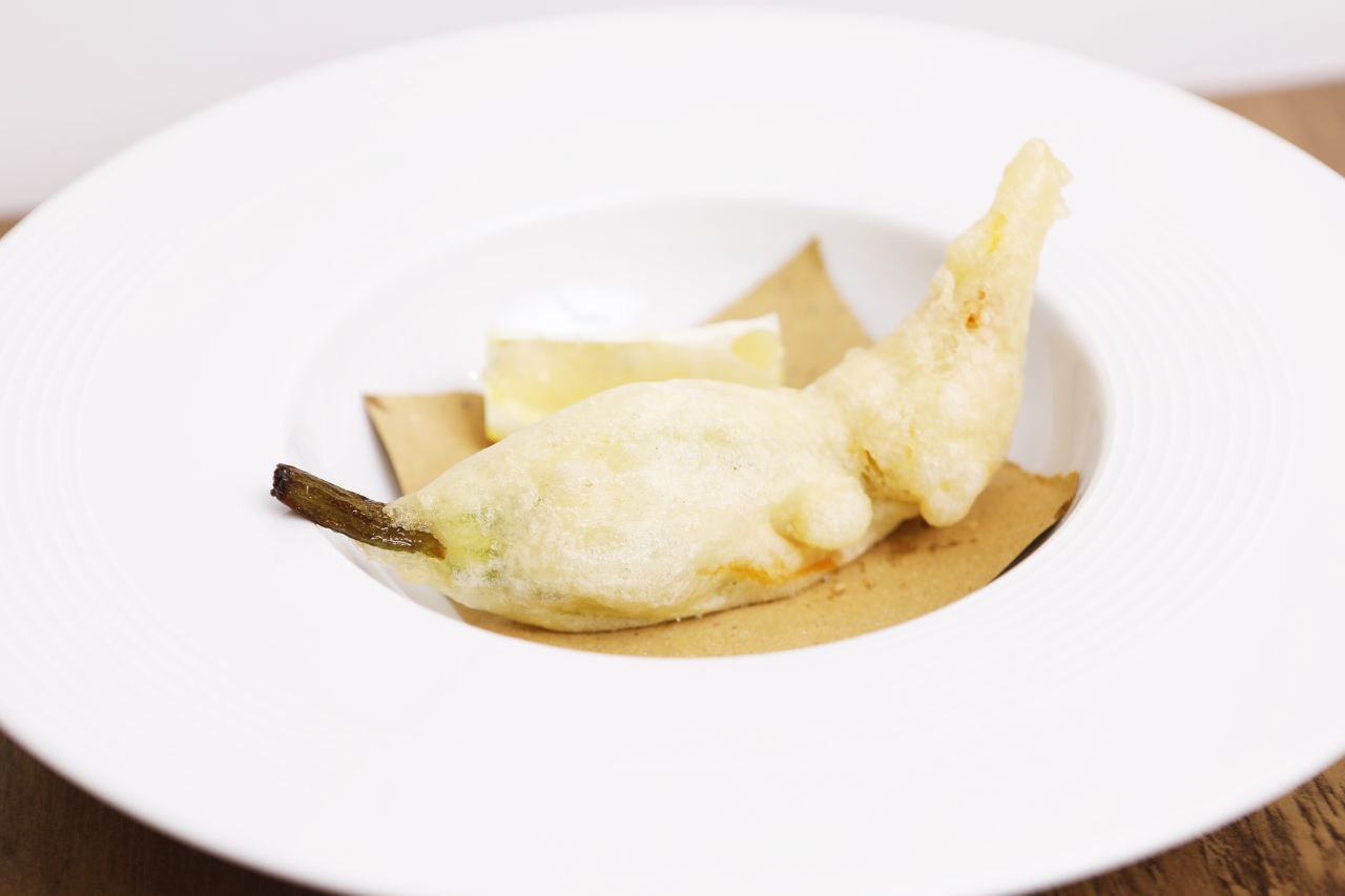 FIORE DI ZUCCA CON RICOTTA & SALMONE